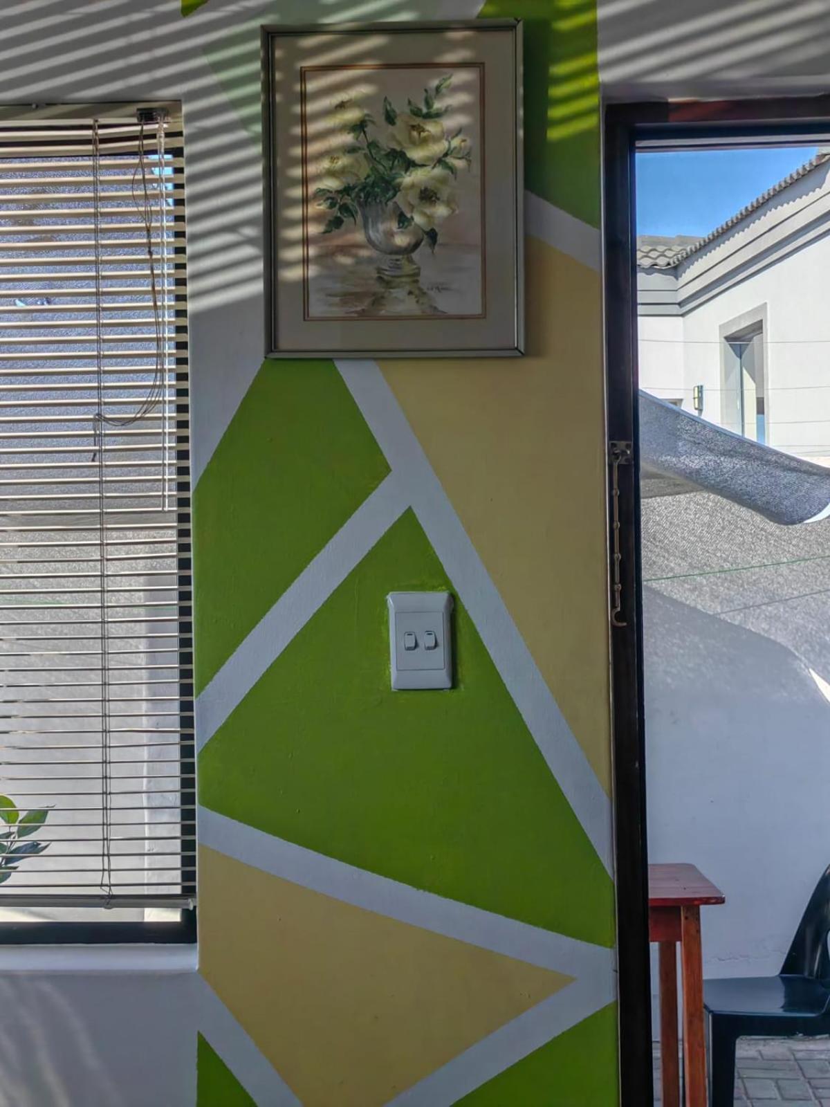 Private In Secure Area Apartment *